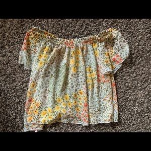 Boutique cropped top size large